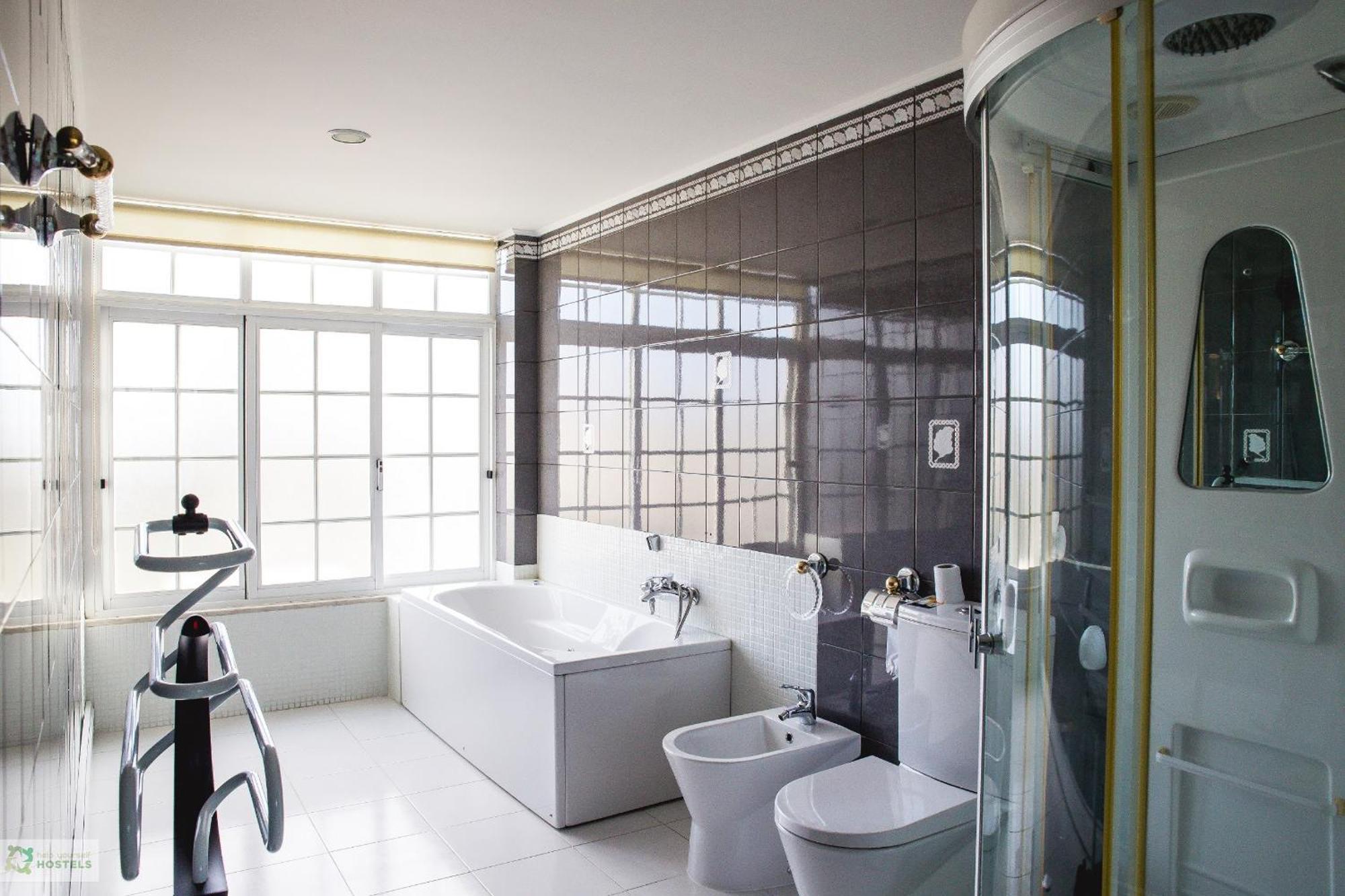 Help Yourself Hostels - Carcavelos Coast Экстерьер фото