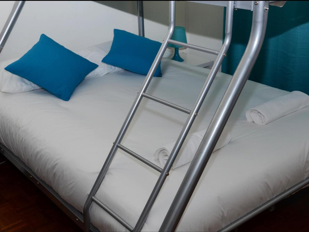 Help Yourself Hostels - Carcavelos Coast Номер фото