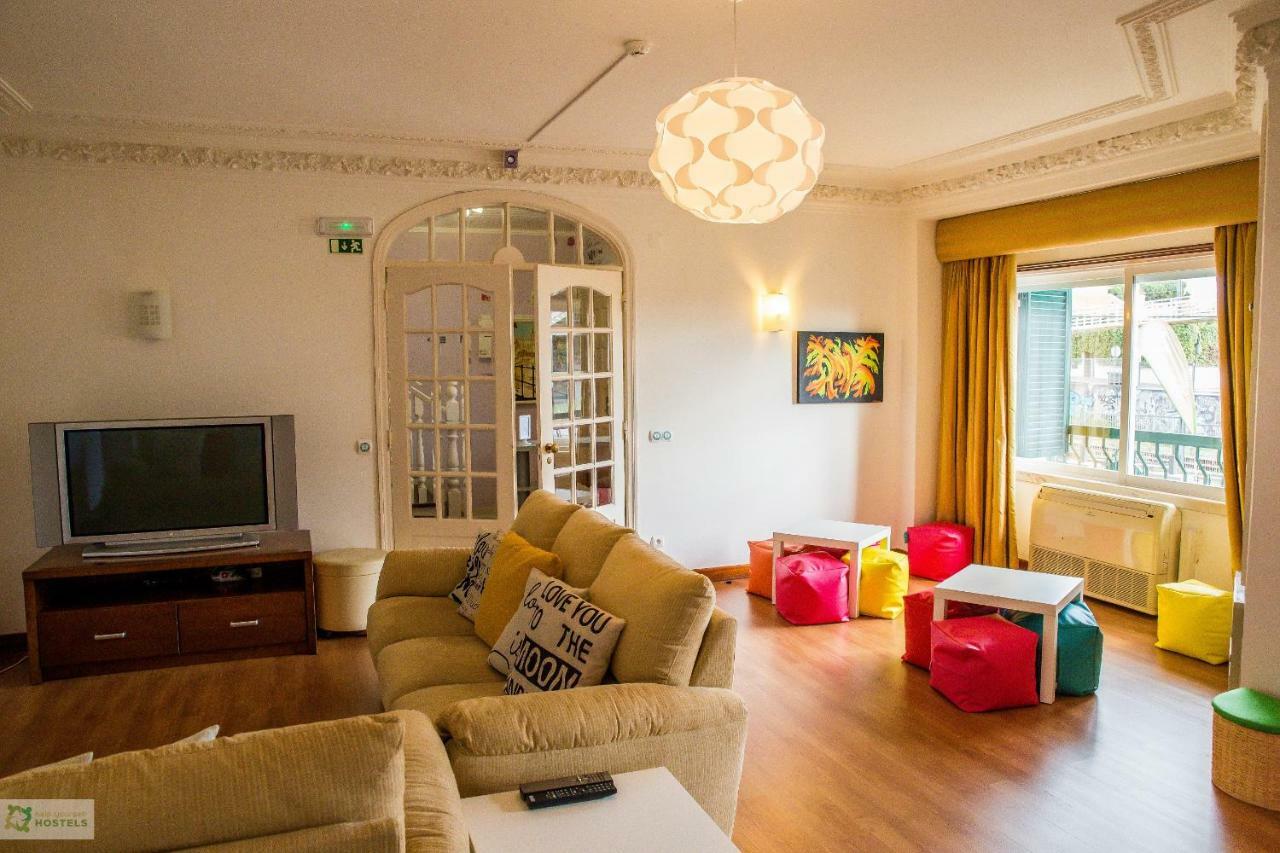 Help Yourself Hostels - Carcavelos Coast Экстерьер фото