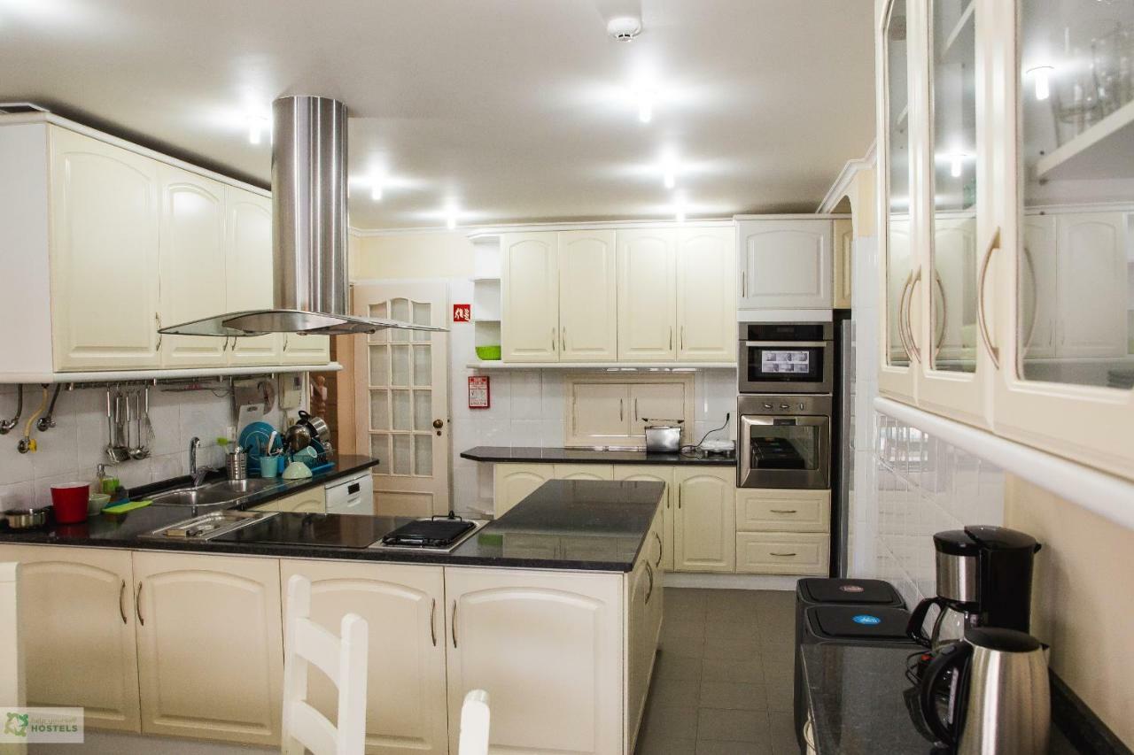 Help Yourself Hostels - Carcavelos Coast Экстерьер фото