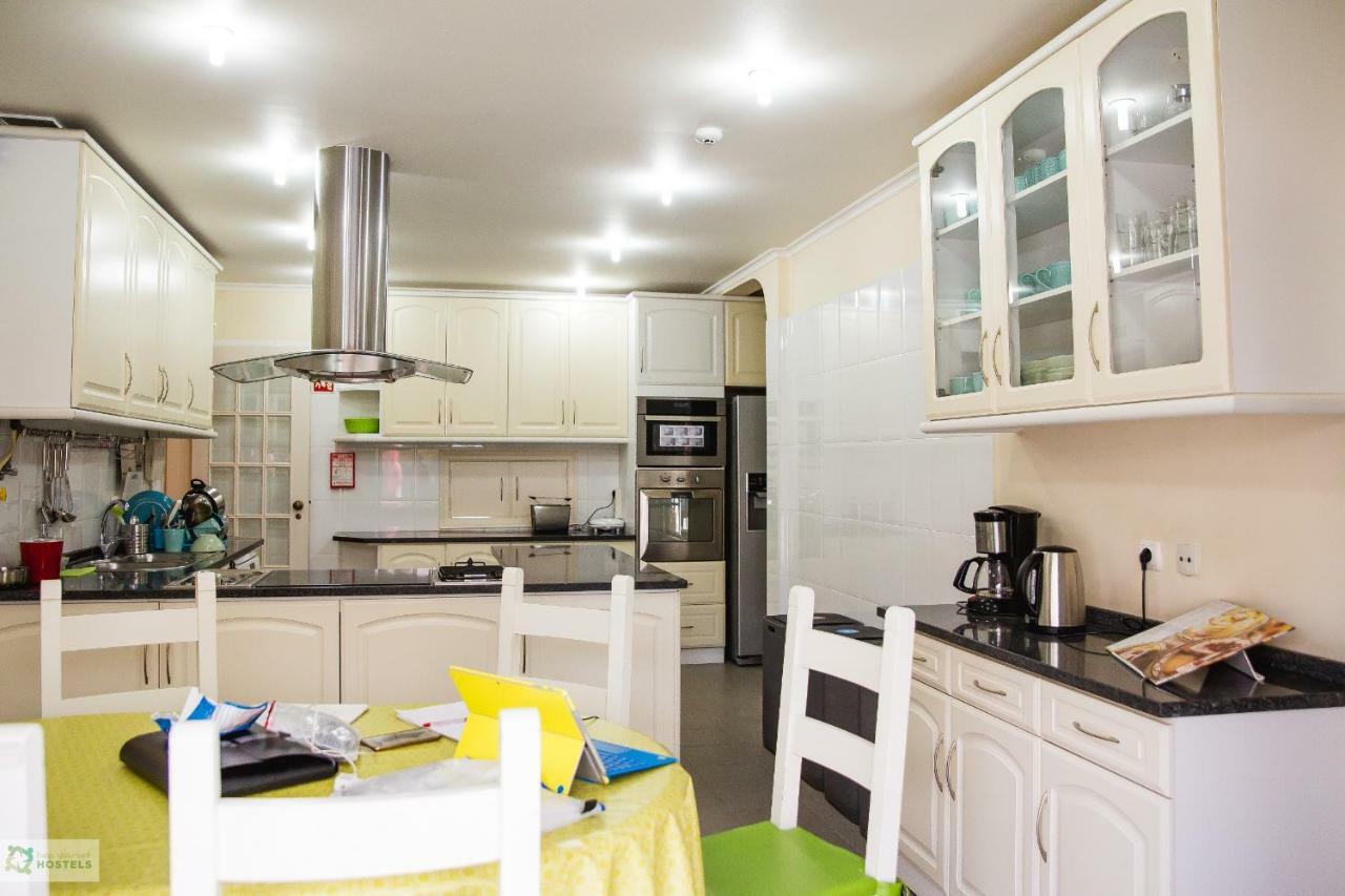 Help Yourself Hostels - Carcavelos Coast Экстерьер фото